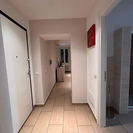 Cecilia 3 アパート *